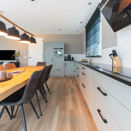 Serene In De Koog Texel With Sauna 別荘 Westermient