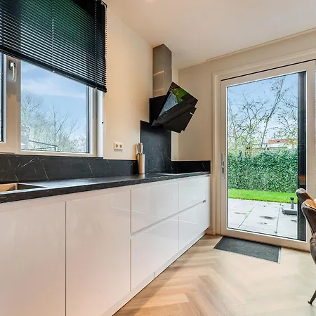 Дом отдыха Serene In De Koog Texel With Sauna *